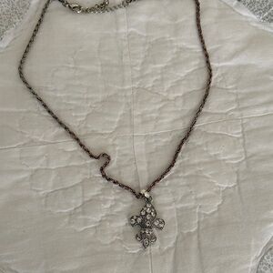 Elegant Silver Fleur-de-Lis Pendant Necklace